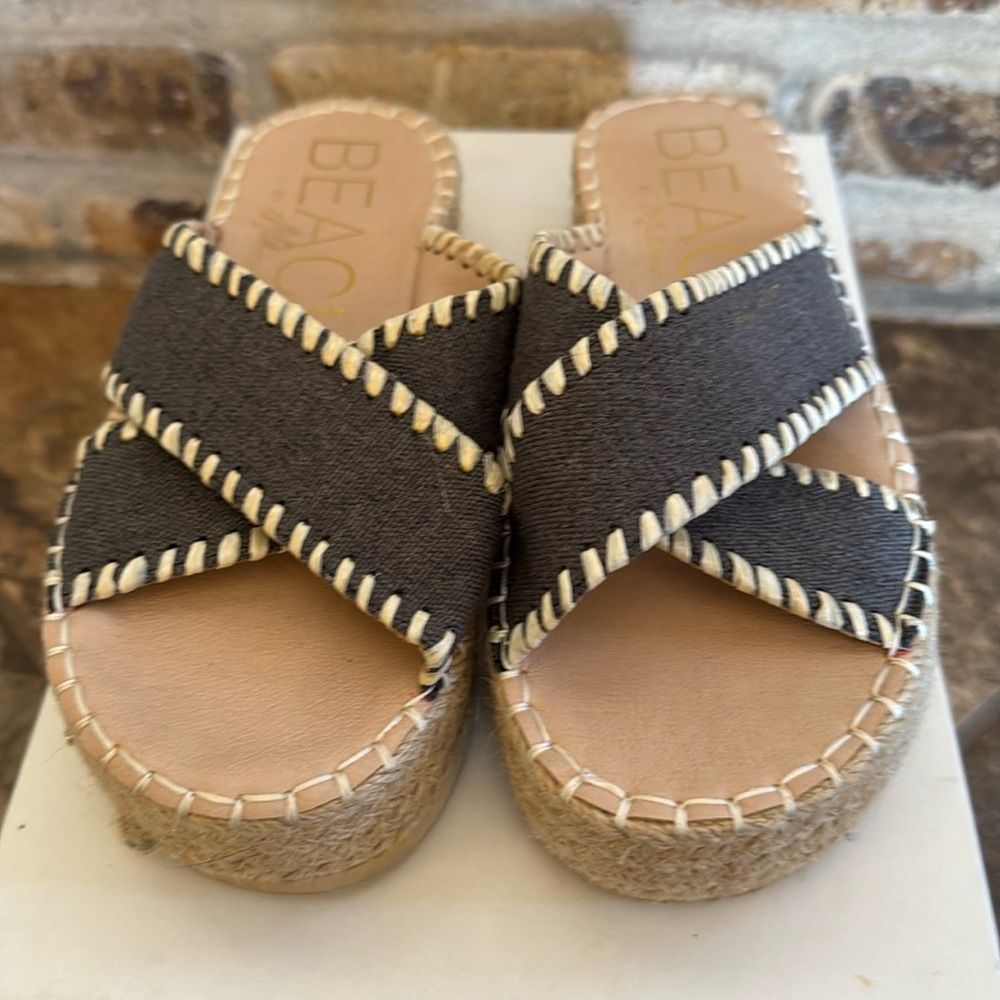 Beach by Matisse denim Blue and Tan Slip-On Sandals espadrilles Sz 6